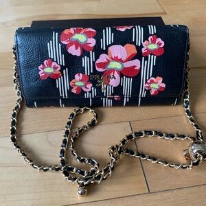 Selling my gorgeous Prada long wallet purse